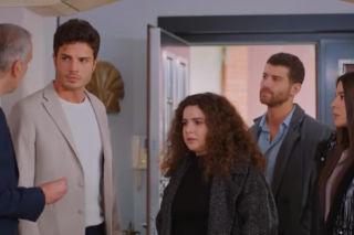 Miłość i nadzieja. Tak długo potrwa przerwa w emisji po ostatnim odcinku w 2025 roku! Wiemy, kiedy turecki serial wróci na antenę TVP - ZDJĘCIA