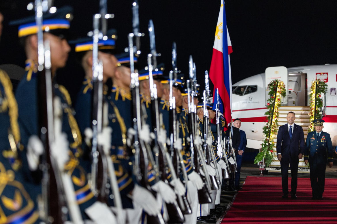 Karol Nawrocki z żoną na historycznych rozmowach na Filipinach