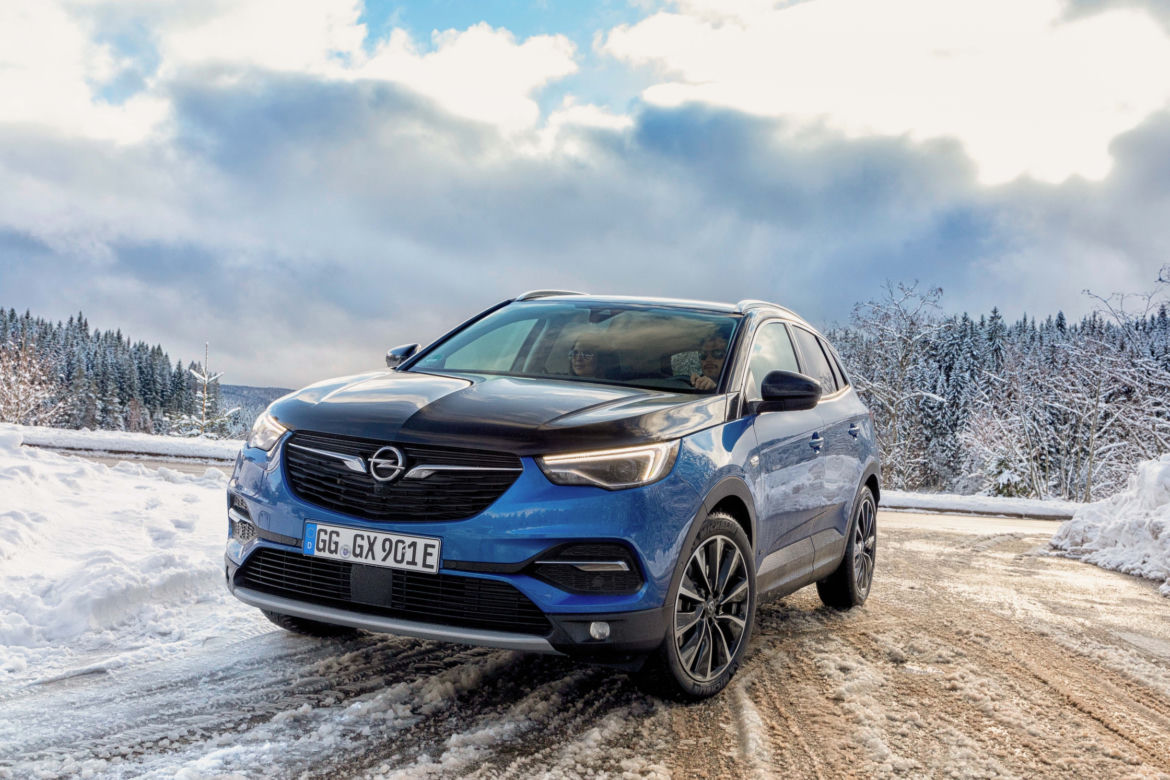 Opel Grandland X Hybrid4 1.6 Turbo A8 300 KM AWD