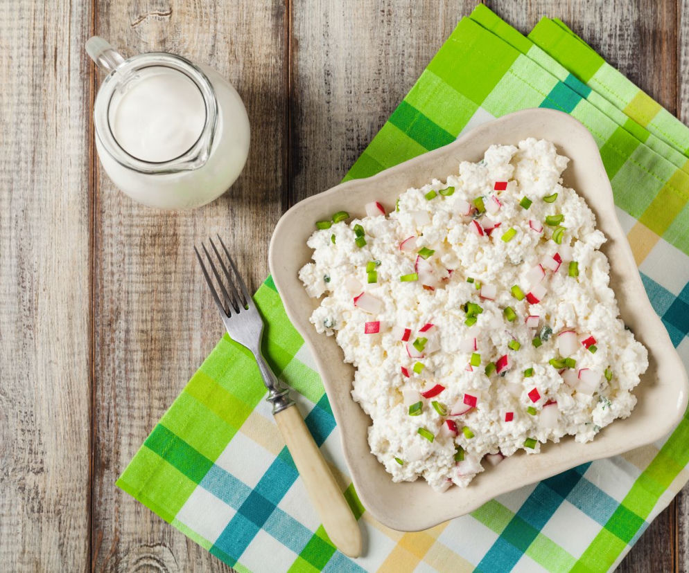 Twarożek z rzodkiewką i szczypiorkiem