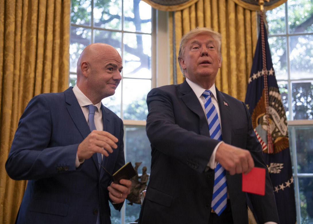 Gianni Infantino na inauguracji Trumpa