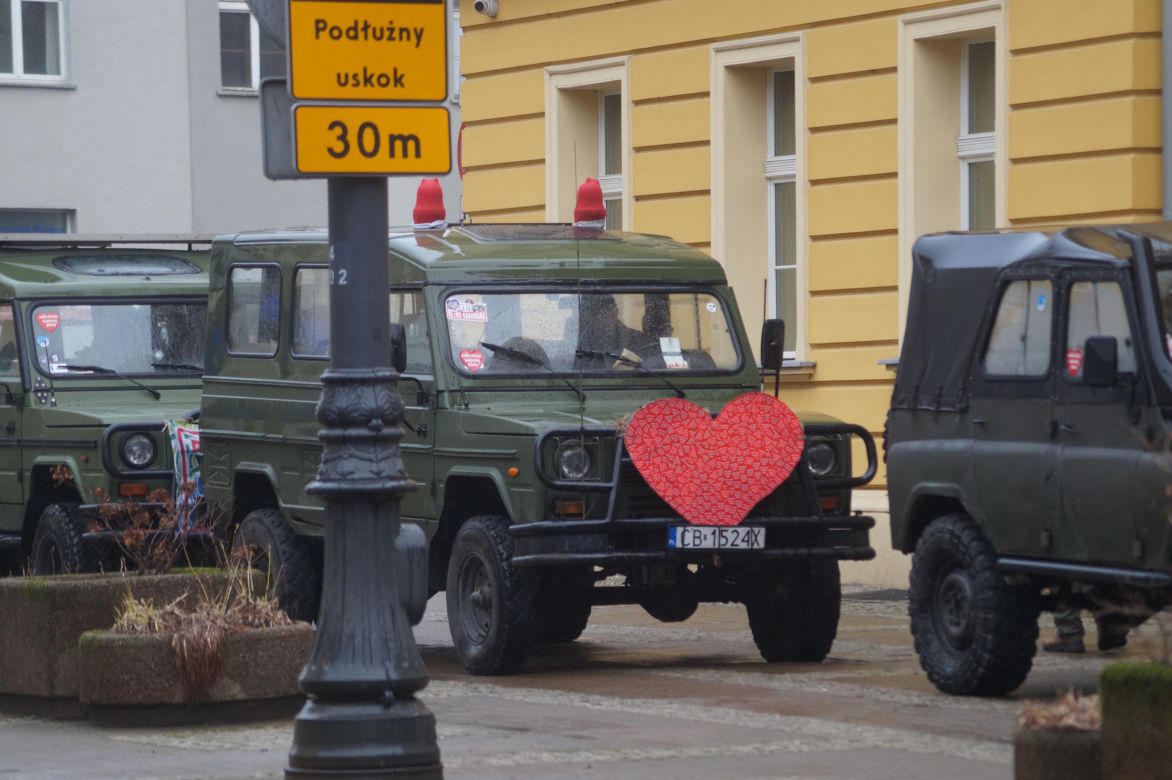 Retro Karawana dla WOŚP. Wyjątkowa parada ulicami Bydgoszczy! [ZDJĘCIA]