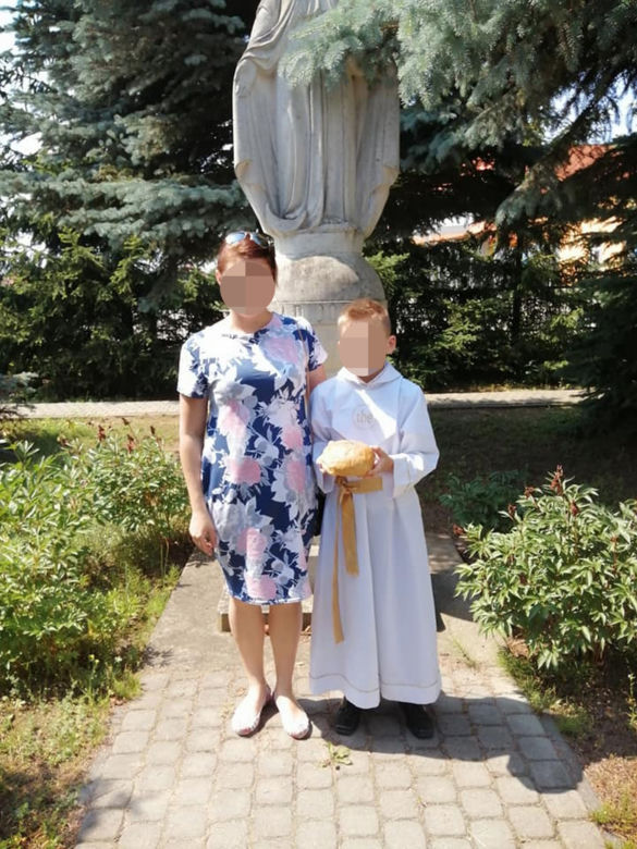  Mieszkańcy osiedla gdzie doszło do morderstwa trójki dzieci boja się o swoje życie. Morderca ich nawiedza.