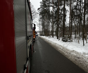 Poważny wypadek na Warmii i Mazurach. Lód paraliżuje region