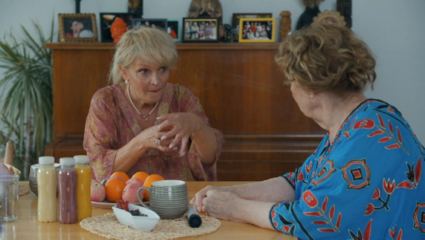 Barwy szczęścia, odcinek 3306. Małgorzata (Adrianna Biedrzyńska), Dżo (Elżbieta Jarosik)