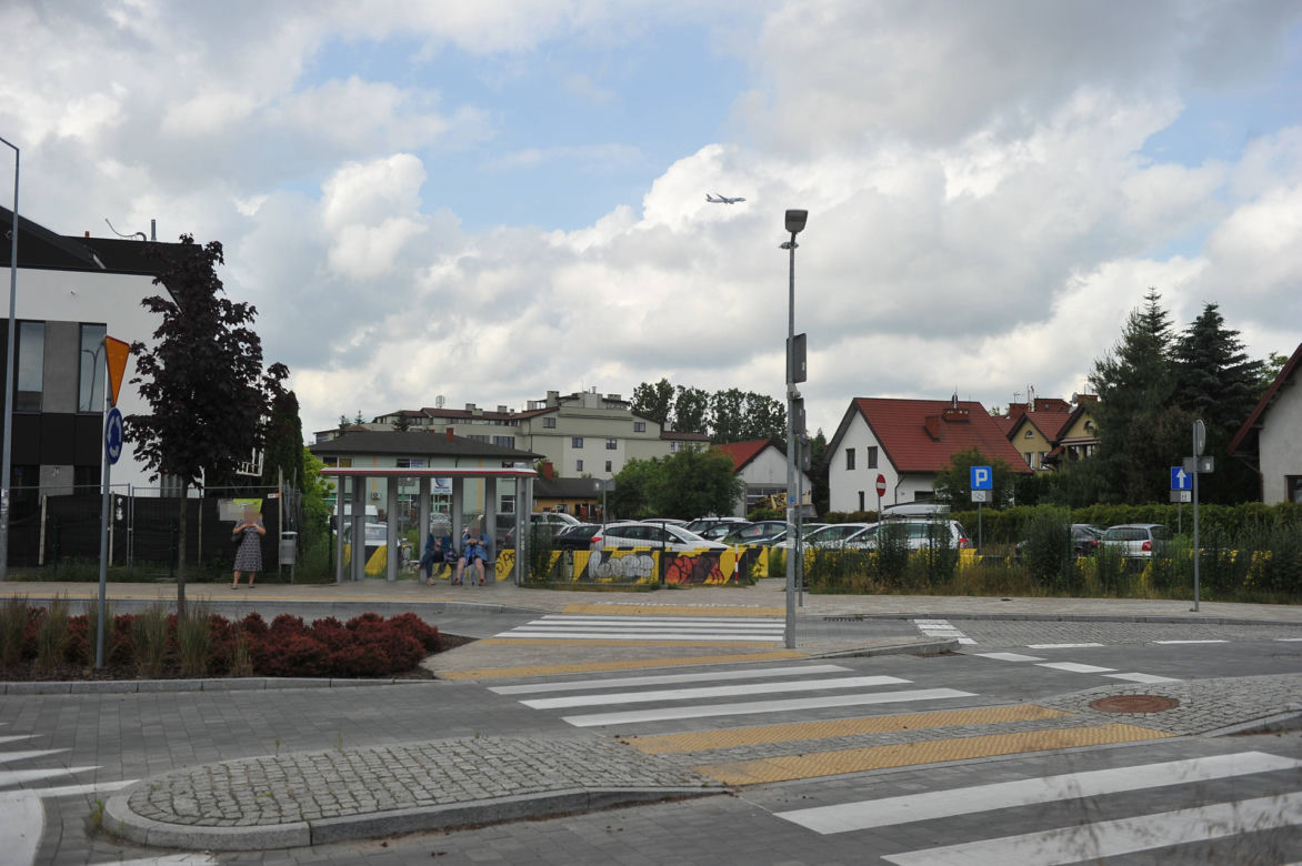 12-letnia Oliwka zginęła pod kołami autobusu niedaleko szkoły
