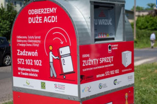 Pojemniki na elektrośmieci na łódzkich osiedlach. Już nie będzie problemu, gdzie wyrzucić żarówki, baterie czy sprzęt