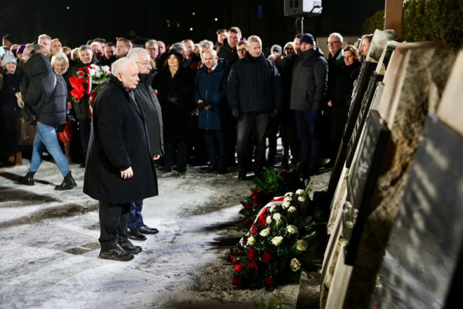 Jarosław Kaczyński w Starachowicach – Hołd dla Matki i Refleksje o Polsce