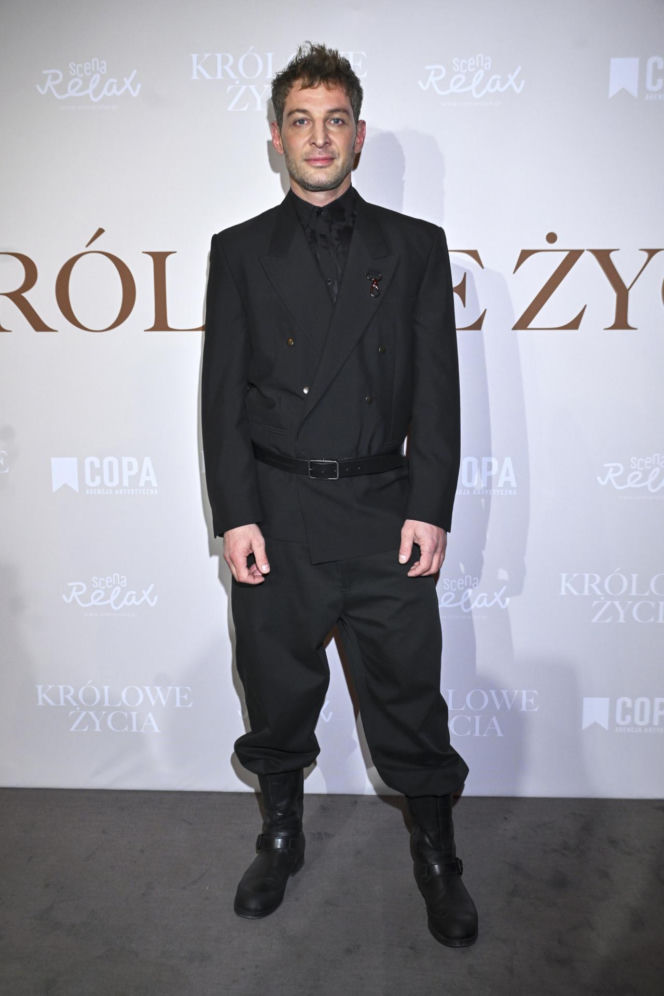 Herbuś w garniaku, Paschalska w lateksie, ale to Fabijański skradł show… pieskiem!