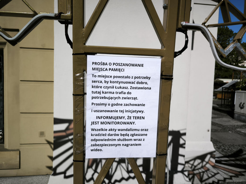 Karma zamiast zniczy na rynku w Lesznie