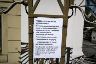 Karma zamiast zniczy na rynku w Lesznie