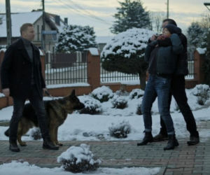 Komisarz Alex 16 odc. 197. Lucyna (Magdalena Walach), Piotr Górski (Krystian Wieczorek), zabójca (Mirosław Haniszewski)