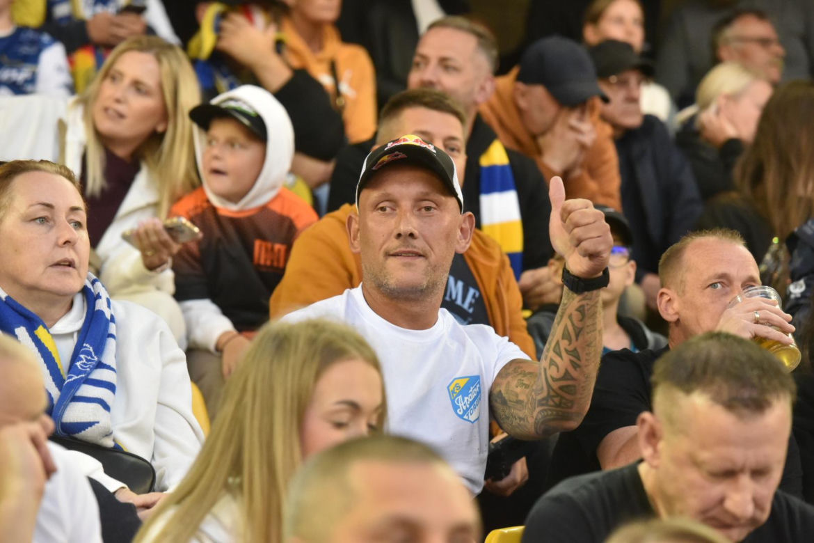 PRES Grupa Deweloperska Toruń - Betard Sparta Wrocław. Zdjęcia kibiców i zawodników z półfinału PGE Ekstraligi na Motoarenie