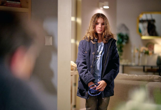 "Na Wspólnej", odcinek 4171: Kariera Mariusza wisi na włosku. Mężczyzna ucieka w alkohol i odsuwa się od Oli