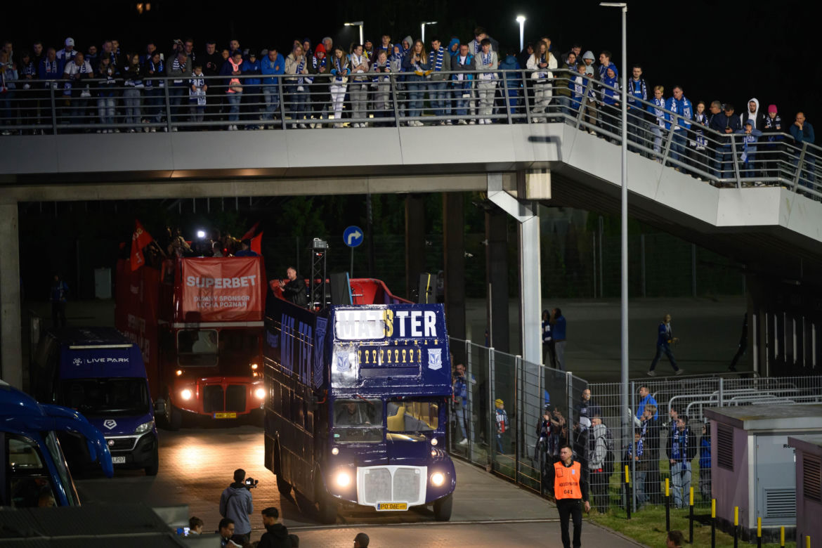 Szalona noc w Poznaniu. Tak Lech świętował dziewiąte mistrzostwo Polski 