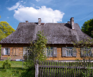 Ocalili niszczejącą leśniczówkę z lat 20. na Podlasiu. Łatwo nie było