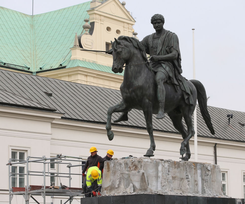 Remont pomnika Józefa Poniatowskiego w Warszawie