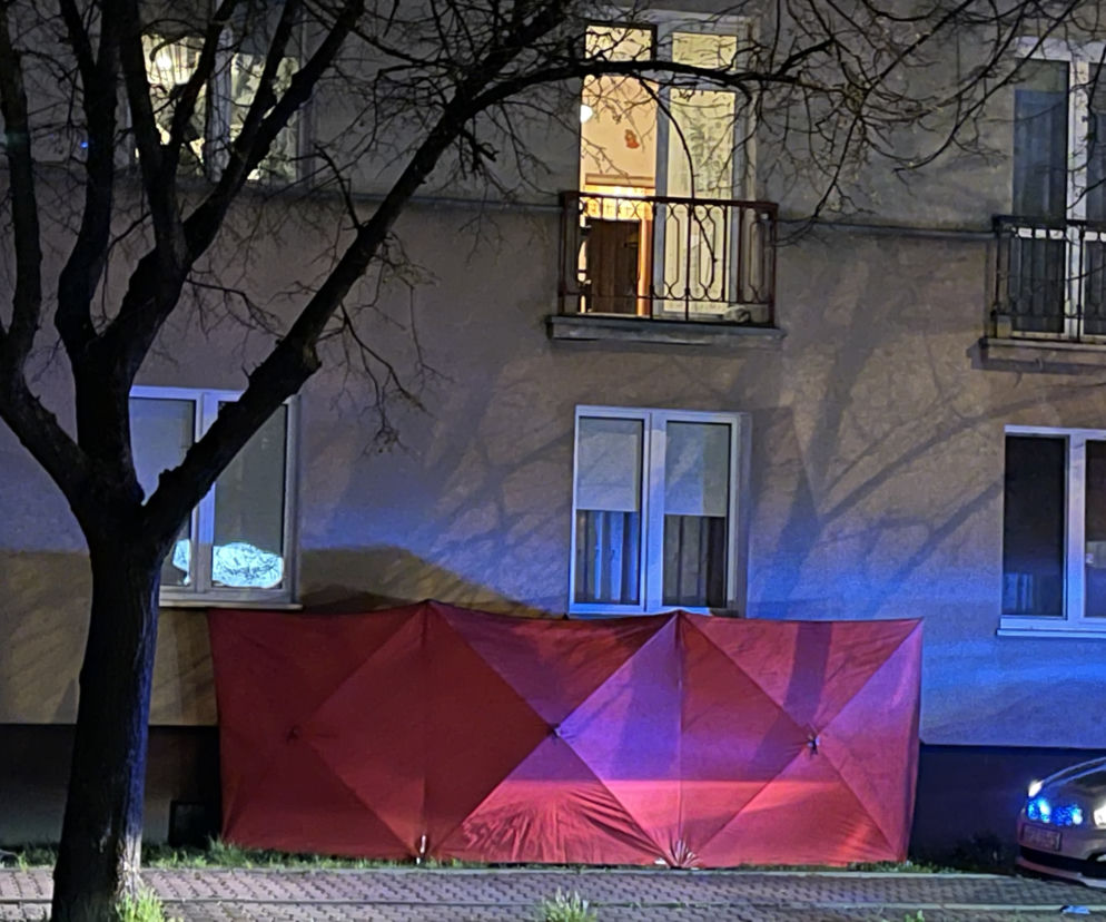 Makabra w Pruszkowie. 82-latek runął z pierwszego piętra. Nie żyje