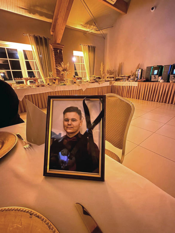 Mateusz nie doczekał studniówki. Piękny gest kolegów z klasy i nauczycieli