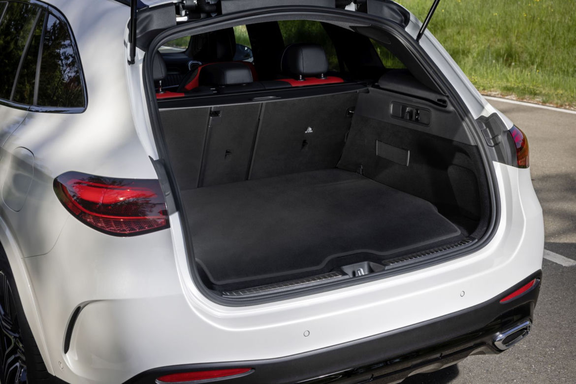 Mercedes-Benz GLC (2023)