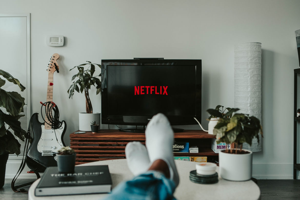 2. Jak nie kino - to dom. Filmowy seans na kanapie z ukochanym 