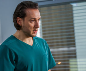 Szpital św. Anny, odcinek 84: Irena Bursztyn po zdradzie męża znajduje schronienie u Darii. Zyta konfrontuje się z dyrektorem Streckerem