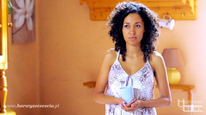 Barwy szczęścia odc. 1065. Sara (Dominika Kimaty)