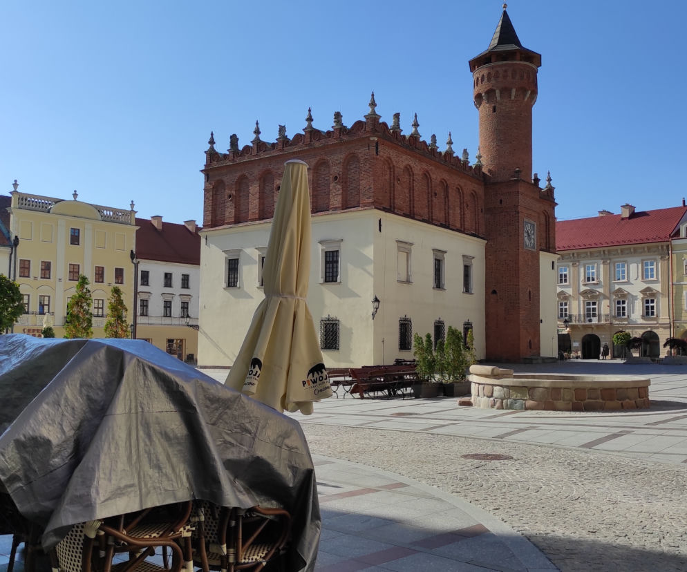 Znikają parasolki z tarnowskiego rynku