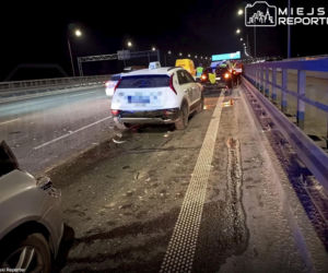 Karambol na S2 po wybuchu agresji drogowej, kierowcy zajeżdżali sobie drogę