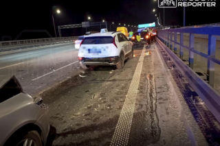 Karambol na S2 po wybuchu agresji drogowej, kierowcy zajeżdżali sobie drogę