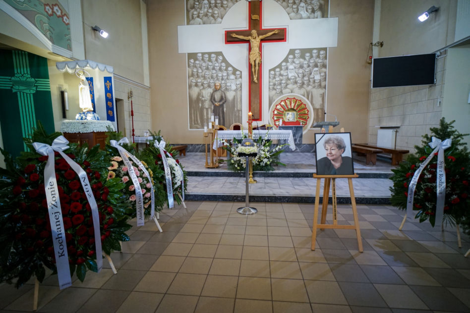 Wzruszający pogrzeb Ilony Kuśmierskiej. Ostatnie pożegnanie Jadźki z "Samych Swoich"