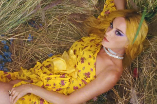 Katy Perry w oldschoolowym teledysku! Tego jeszcze nie było! [VIDEO]