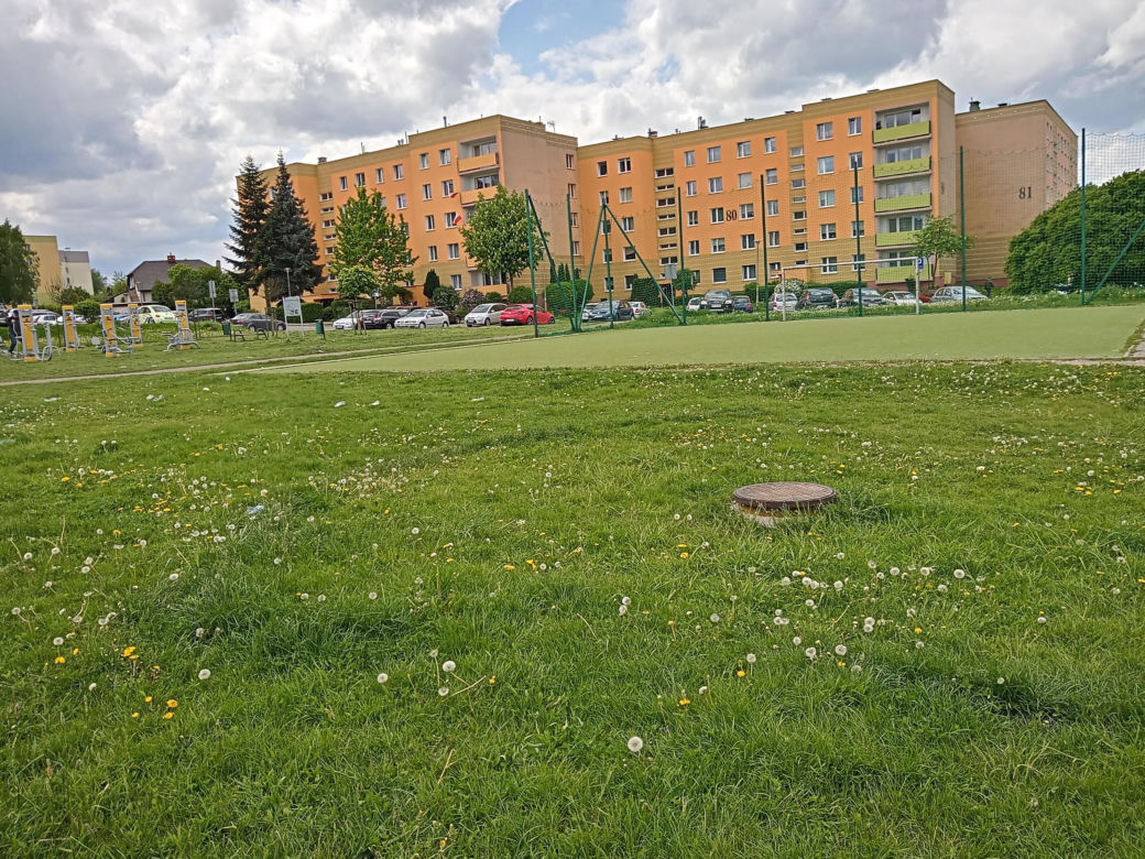 Pół boiska w Kielcach