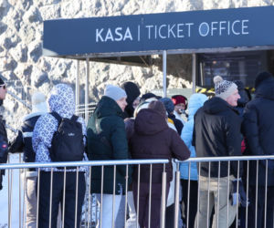 Fatalne warunki w Tatrach. Jest mroźno, ślisko, a szlaki są zasypane śniegiem. TPN ostrzega turystów