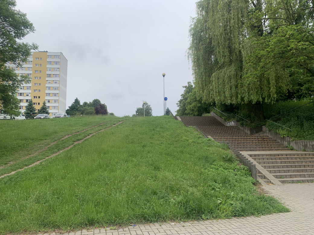Schody dzielą ścieżkę rowerową. W internecie pojawiła się dyskusja na temat lubelskiej infrastruktury 