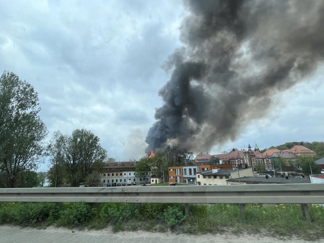 Pożar dachu budynku Akademii w Gorzowie
