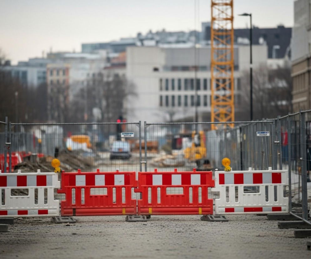 Koniec handlu przed Halą Mirowską? Rusza budowa ścieżki rowerowej