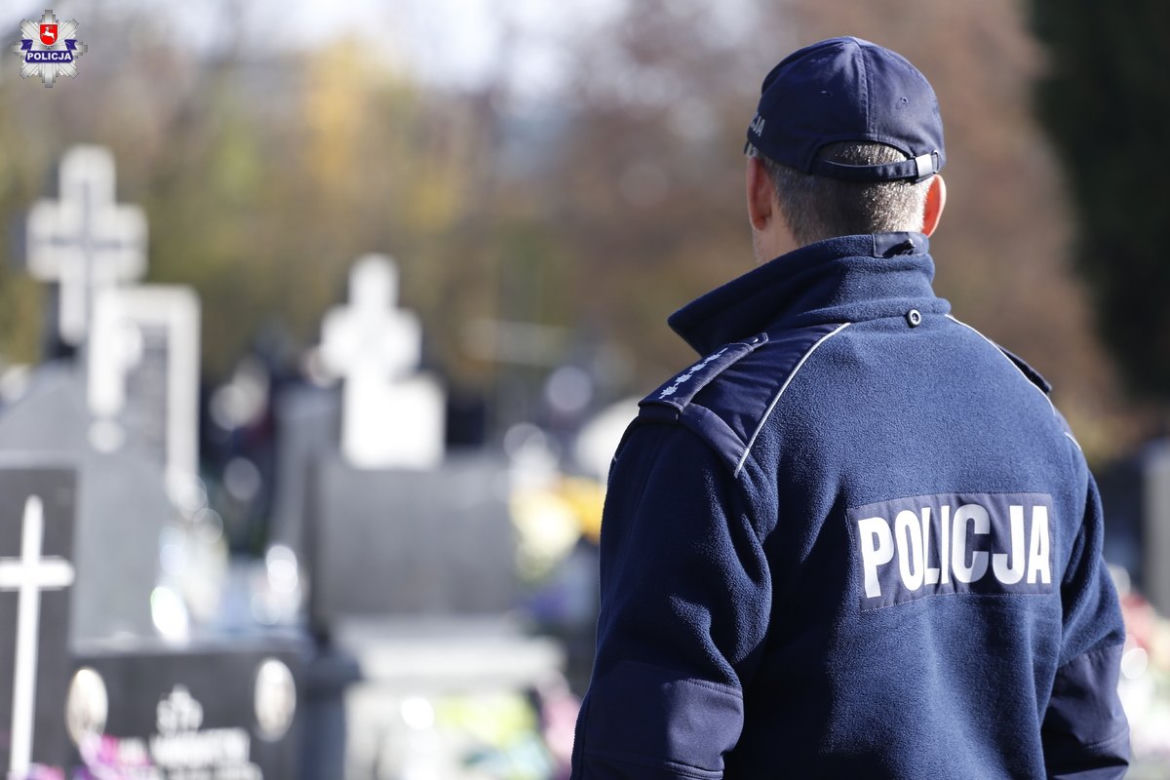 Lubelscy policjanci dbali o bezpieczeństwo na trasach regionu w okresie Wszystkich Świętych