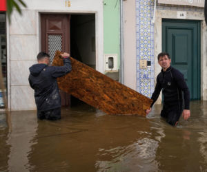 Zalana Portugalia wybrała prezydenta! Wybory mimo katalizmu