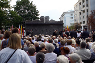 Marsz na Woli dziś wieczorem. W hołdzie ofiarom bestialskiej rzezi. Nie zapomnijcie maseczek!
