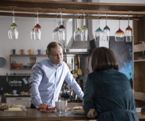Szadź odc. 1. Piotr Wolnicki (Maciej Stuhr), Monika (Anna Cieślak)