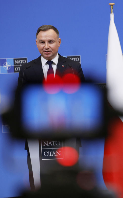 Sekretarz generalny NATO Jens Stoltenberg i Prezydent RP Andrzej Duda na wspólnej konferencji w Brukseli 