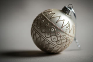 Pierwsza Dama w akcji. Czy ozdobiona bombka uratuje święta dzieciom?