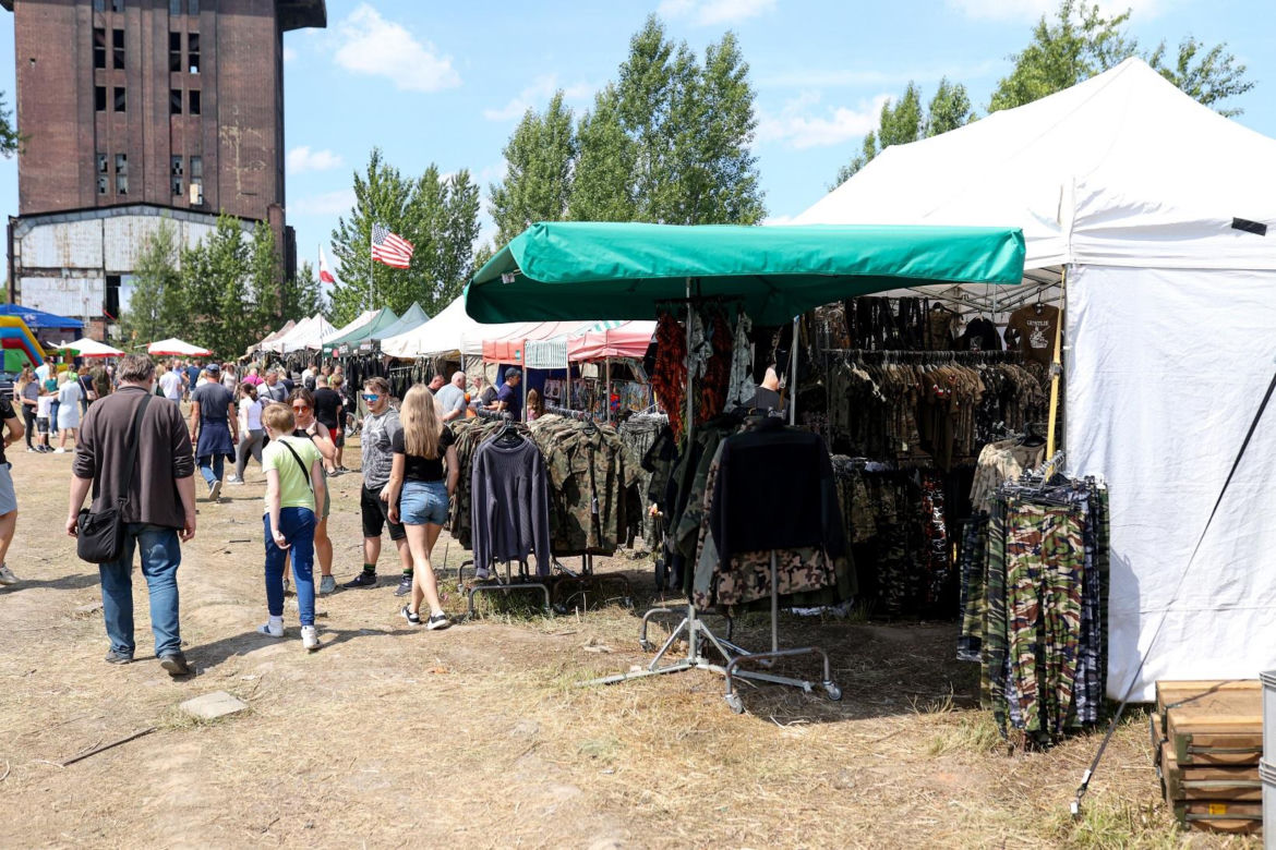 Śląskie Manewry 2024. Miłośnicy militariów spotkali się w Bytomiu