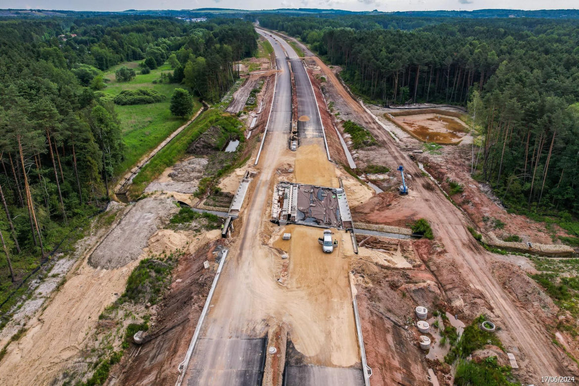 Plac budowy pierwszej części obwodnicy Zawiercia i Poręby w czerwcu 2024 r.