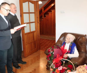 Ma 100 lat, 24 wnucząt i 25 prawnucząt. Pogratulował jej Morawiecki