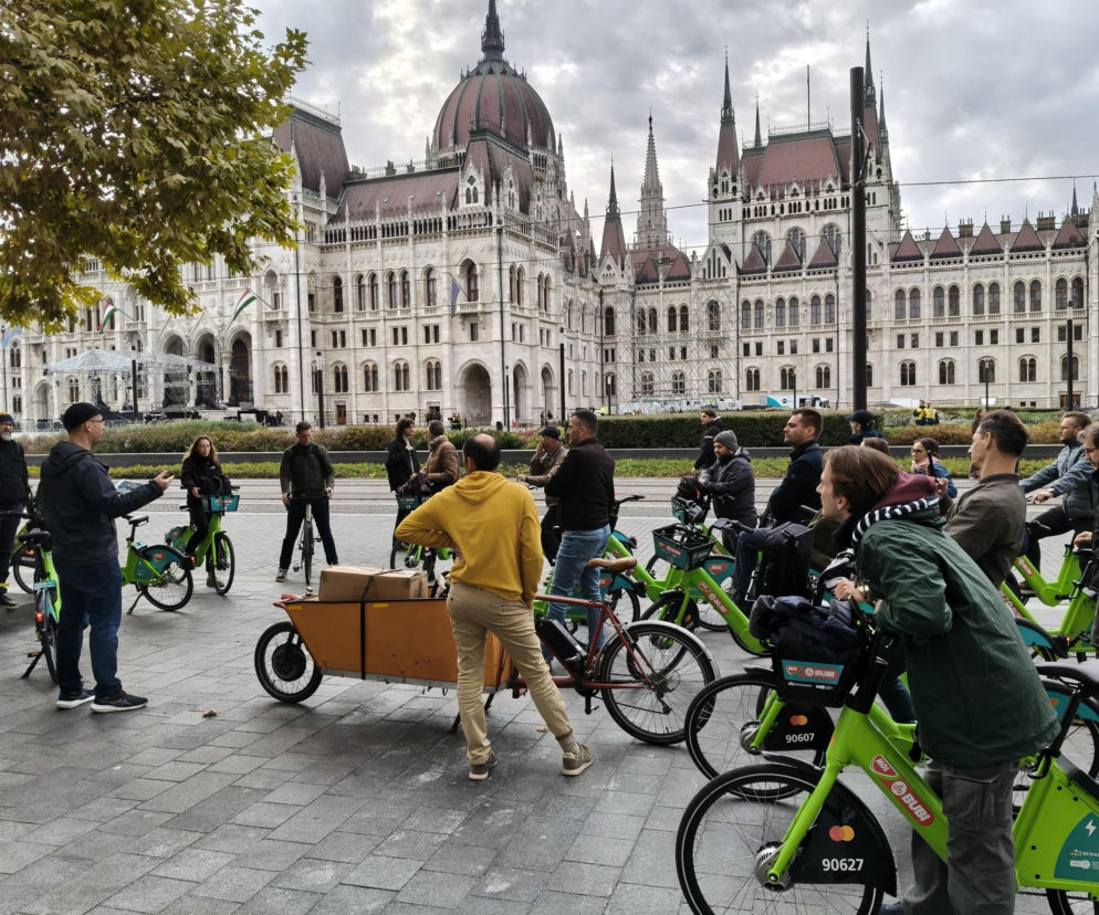 Zamiana miejsc parkingowych w strefy dla dzieci i rowerzystów to dopiero początek zmian w europejskich miastach