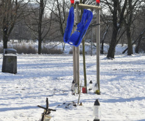 Mieszkańcy opłakują 12-latka, który zabił się na sankach