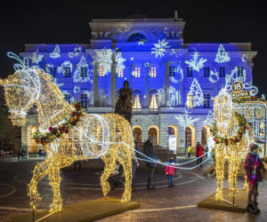 Świąteczna iluminacja w Warszawie już odpalona! Zobacz jak wyglądają ozdoby