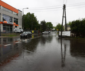 Ulice Warszawy popłynęły po ulewie